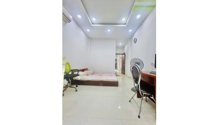NHÀ TÂN BÌNH, 70M2, 3 TẦNG, HẺM 7M, KHU PHÂN LÔ, GIẢM 1 TYR5.