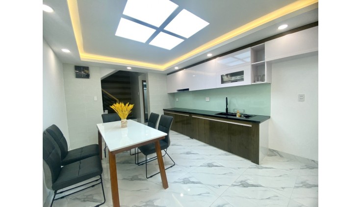 Bán gấp nhà LÊ VĂN SỸ,PN, 4m x 11m, 4 tầng BTCT, 4 phòng, 6.1 tỷ