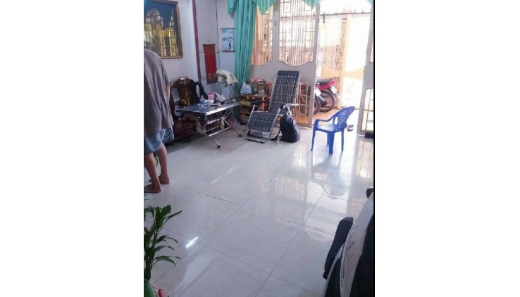 Nhà lô nhì  trung tâm quận 7, 3 mặt tiền hẻm xe hơi tới cửa Nguyễn Văn Quỳ, 7.5x15, 2 tầng, chỉ 8 tỉ