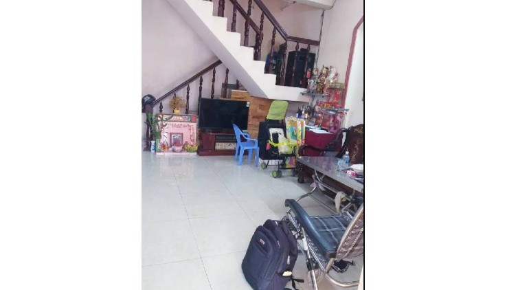 Nhà lô nhì  trung tâm quận 7, 3 mặt tiền hẻm xe hơi tới cửa Nguyễn Văn Quỳ, 7.5x15, 2 tầng, chỉ 8 tỉ