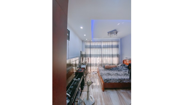 Mặt tiền hẻm chợ Rạch Ông 4.2x17  chỉ 15 tỷ 5
