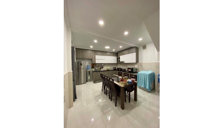 NHÀ ĐẸP P2 QUẬN 8 - GIÁP QUẬN 5 - SÁT MẶT TIỀN -  50M2 - NỞ HẬU - CHỈ 6 Tỷ TL