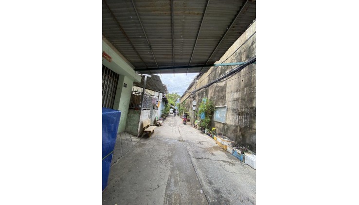 CHỈ 2.4TỶ. CÓ NHÀ TO GIÁ RẺ.TIỆN XÂY MỚI. NỞ HẬU NHẸ,HẺM BA GÁC P15.Q8.