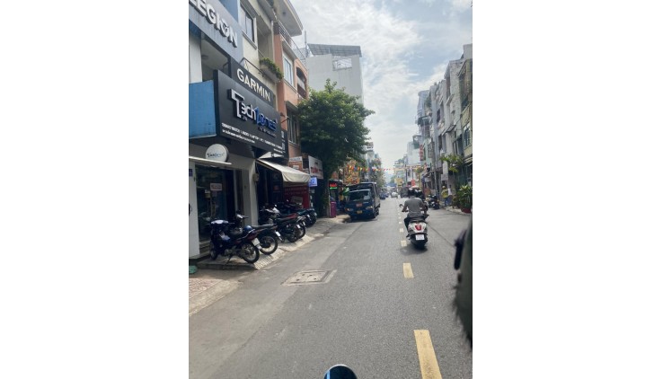 +VIP Quận 10-Bán Căn Góc Đẹp Mặt Tiền Trần Minh Quyền 5Tầng  4.5X15 Nhỉnh 15Tỷ