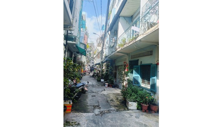*Nhỉnh 9Tỷ Bán Nhà Đẹp Nguyễn Trãi  3Tầng CN 41m-3PN Sổ Vuông Đẹp, Hoàn Công Đủ