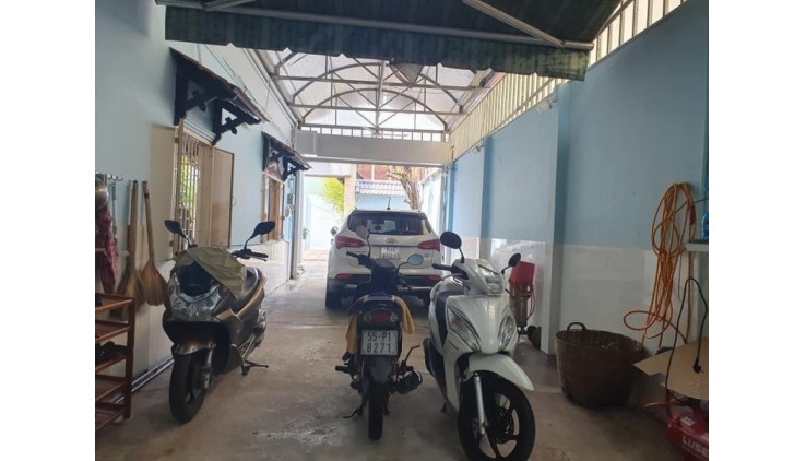 Bán nhà HXH Phan Văn Hớn, Bà Điểm, Hóc Môn, 300m2, Giá 10 tỷ TL.