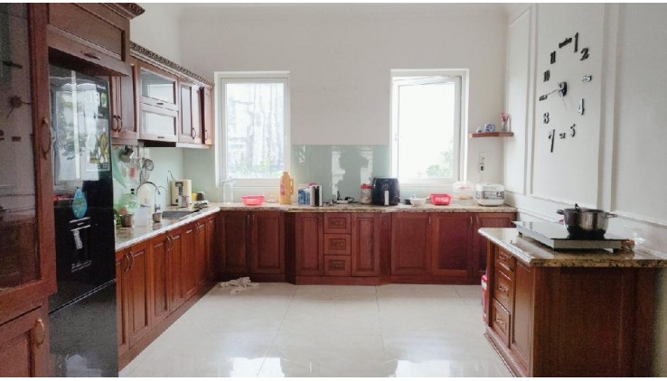 Biệt thự mặt tiền, Phường Thạnh Xuân, ngay sát sông Vàm Thuật, Quận 12, 600m2 2 tầng giảm còn 20 + x tỷ