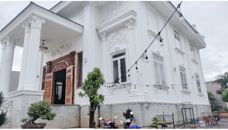 Biệt thự mặt tiền, Phường Thạnh Xuân, ngay sát sông Vàm Thuật, Quận 12, 600m2 2 tầng giảm còn 20 + x tỷ