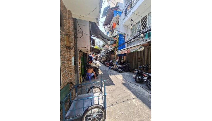 Bán đất tặng nhà 44m2 ngay giữa phố chợ Hồ Thị Kỷ thích hợp kinh doanh, buôn bán, khách sạn, căn hộ dịch vụ hoặc cửa hàng Salon Thẩm mỹ, làm đẹp đều
