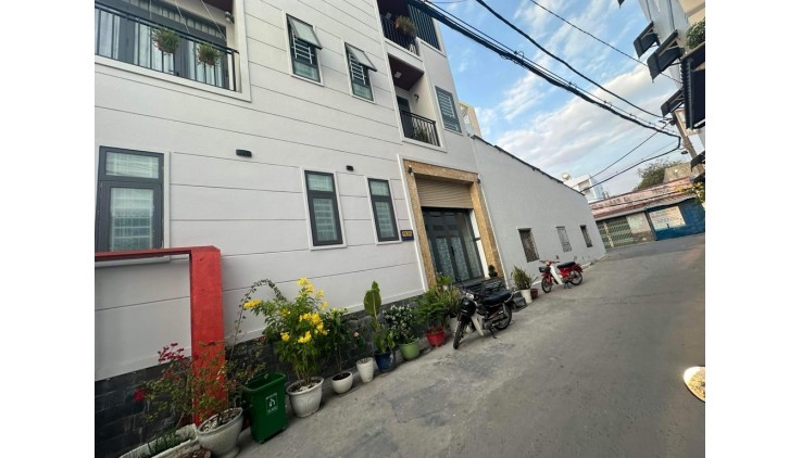 Nhà Đường Oto – Sổ A4 Không Lộ Giới – 53m2 - Chỉ 3.4 Tỷ - Quận 12.