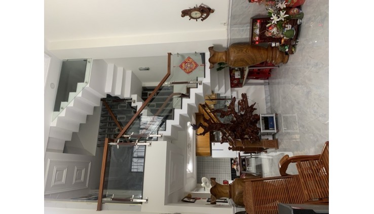 RA NHANH NHÀ VIP PHAN VĂN HỚN Q12 - 5 TẦNG - NHỈNH 8 TỶ TL - Ô TÔ NGỦ TRONG NHÀ-SHR