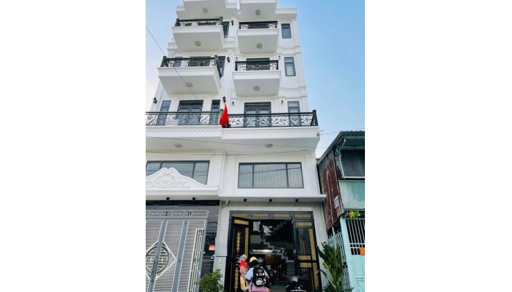 RA NHANH NHÀ VIP PHAN VĂN HỚN Q12 - 5 TẦNG - NHỈNH 8 TỶ TL - Ô TÔ NGỦ TRONG NHÀ-SHR