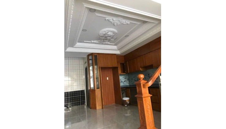 RA NHANH NHÀ VIP PHAN VĂN HỚN Q12 - 5 TẦNG - NHỈNH 8 TỶ TL - Ô TÔ NGỦ TRONG NHÀ-SHR