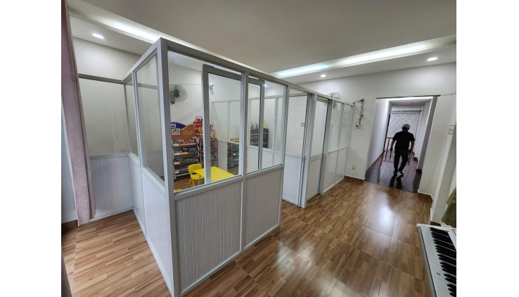 Nhà ngang Khủng 7m  P.HBC Tp.Thủ Đức DT 78m2(7.05x11) Hiếm nhỉnh 4 Tỷ Gần GIGAMALL