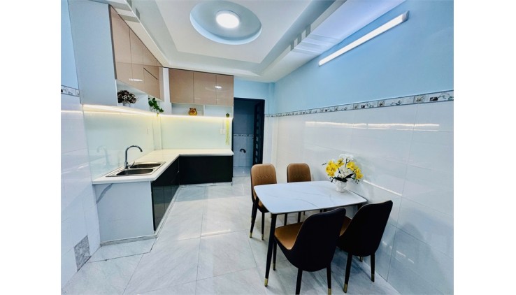 Mặt tiền Đường Số 9, Phường 16. Nhà 48m2, 4 Tầng tặng nội thất, chỉ 6.35 tỷ