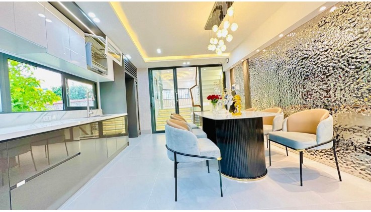 NHÀ PHỐ 5 TẦNG - 105M2 - ĐƯỜNG LỚN VỪA Ở VỪA KINH DOANH - TẶNG HẾT NỘI THẤT HIỆN ĐẠI CÓ TRONG HÌNH