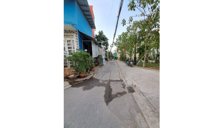 Nhà HXH Thông Kinh Dương Vương,An Lạc,Bình Tân. DT 82m2 x 2 tầng
Giá 5 tỷ TL.