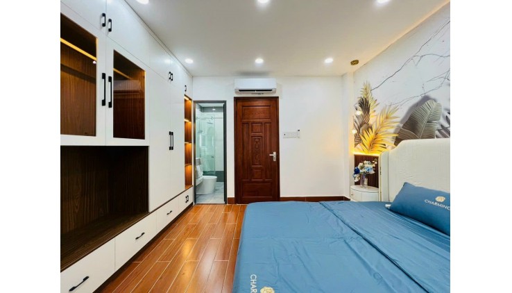 NGỘP BÁN BÁN GẤP NHÀ 68M2 X 5 TẦNG -HXH 6M . KHU CAO TẦNG- HBP,THỦ ĐỨC - GIẢM MẠNH 900tr