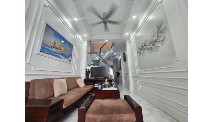 BÁN NHÀ 3 TẦNG, 44M2, HUỲNH TẤN PHÁT, Q.7 - GIÁ 4.9 TỶ - SỔ HỒNG CHÍNH CHỦ