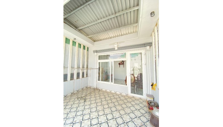 Mặt tiền lô I Nguyễn Thị Tần 4x13 đúc 5 tầng chỉ 9 tỷ 8