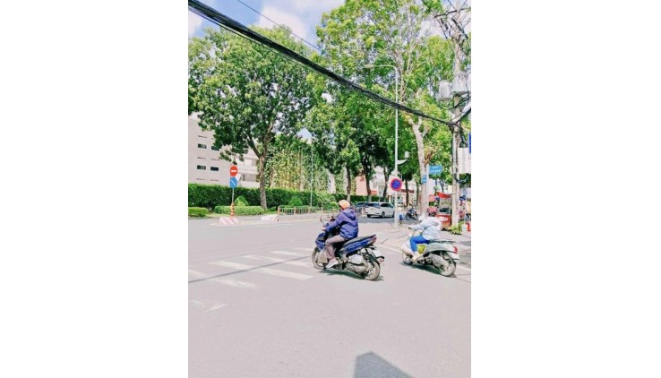 MẶT TIỀN KINH DOANH - NGAY AEON MALL - CẠNH CHỢ SƠN KỲ - 64M - 3 TẦNG NHỈNH 8 TỶ
