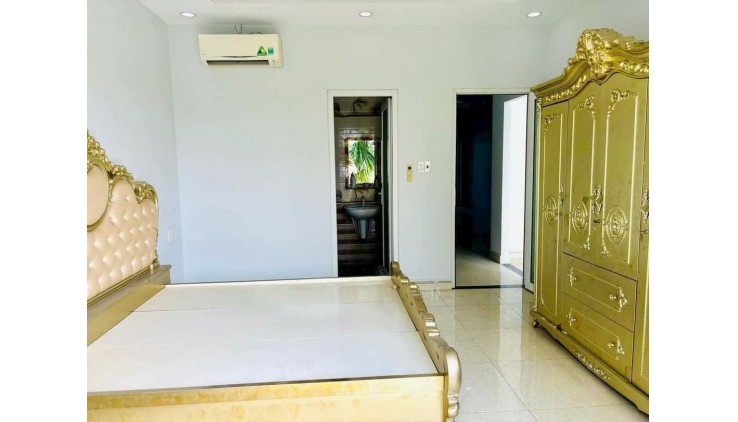 KHU VIP TÂN CẢNG - P.25 Bình Thạnh. Chính chủ cần cho thuê đất 230M2 dài hạn
KHU VỰC HẦU HẾT LÀ TÒA NHÀ VĂN PHÒNG_ TRƯỜNG ĐH Hutech, ĐH Công Thương,
