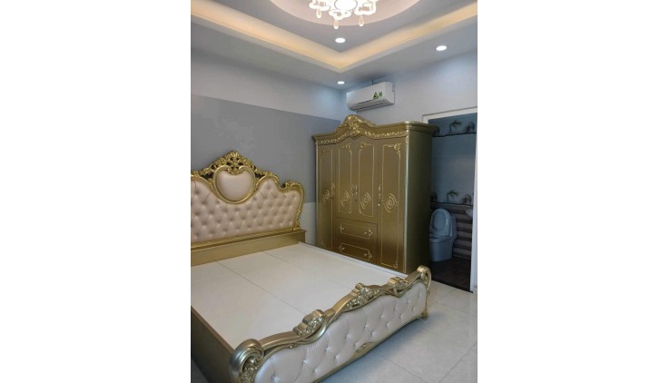 BIỆT THỰ SÂN VƯỜN SANG TRỌNG TẶNG NỘI THẤT, 145M2, SÁT MT LÊ THỊ LƠ.