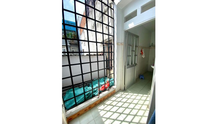 Nhà 2 Tầng - Hẻm Nhựa Xe Hơi 5M Thông  - Gần Bệnh Viện Quận 12. 75M2.