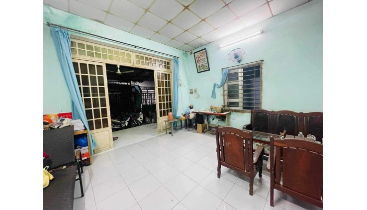 NHÀ  HẺM XE HƠI - KẾ BÊN ĐẠI HỌC NGUYỄN TẤT THÀNH - 167m2 chỉ 3.7Tỷ.
