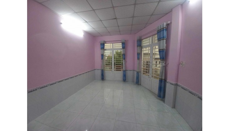 NHÀ 3 TẦNG - 45M2 -- CÁCH LÊ THỊ HÀ 200M - SÁT THỊ TRẤN HÓC MÔN. Chỉ 2,55 Tỷ.