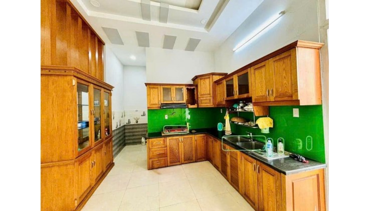 HIẾM CÓ BIỆT THỰ SÂN VƯỜN, 2 TẦNG THIẾT KẾ SANG TRỌNG, 145m2, 6M X 25M. SÁT MẶT TIỀN LÊ THỊ LƠ. 5T5