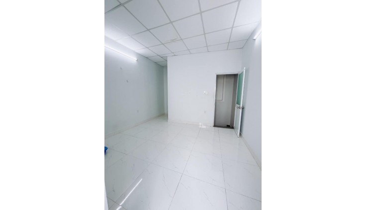 BÁN NHÀ 2 TẦNG - LÔ GÓC 2 MẶT TIỀN - NGAY TRUNG TÂM Q.7 - HẺM XE HƠI - 76M2 - 6,6 TỶ