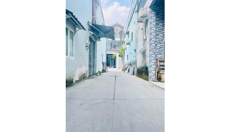 NHÀ 2 TẦNG -  Ô TÔ ĐỖ CỬA TRUNG MỸ TÂN XUÂN - GẦN CHỢ, NHÀ THỜ TRUNG CHÁNH.