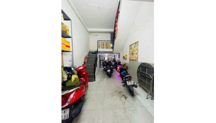 Đường Cầm Bá Thước Quận Phú Nhuận Phường 7.