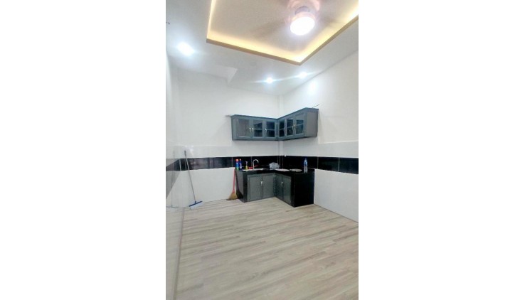 Mặt tiền kinh doanh Dương Bá Trạc 41m2 4 tầng chỉ 13 tỷ 5