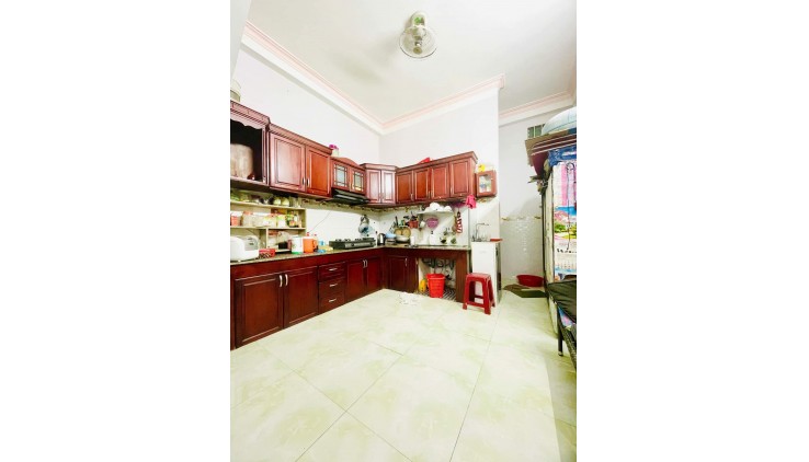 NHÀ 2 TẦNG -  Ô TÔ ĐỖ CỬA TRUNG MỸ TÂN XUÂN - GẦN CHỢ, NHÀ THỜ TRUNG CHÁNH.