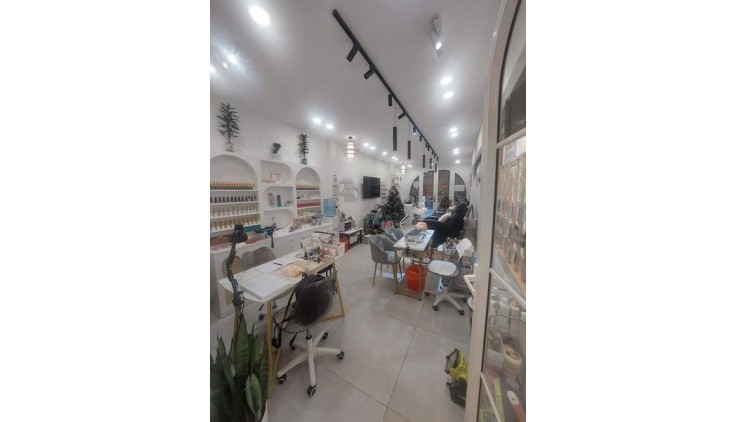 Mặt Tiền Phạm Văn Hai Phường 2 Tân Bình.