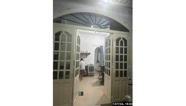NHÀ SÁT MT ĐƯỜNG TRƯƠNG THỊ HOA, NGANG 5M BỀ THẾ. 67M2 CHỈ 4,05 Tỷ.