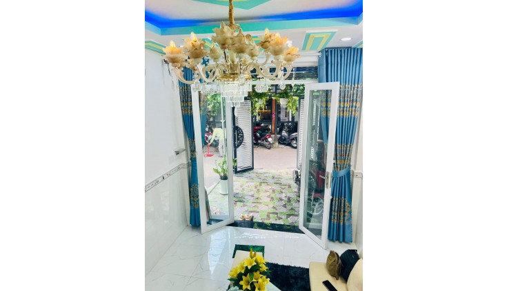 NHÀ 2 TẦNG, NGAY CHỢ CHỮ S, GẦN BỆNH VIỆN HÓC MÔN.52M2. Chỉ 2,75 tỷ.