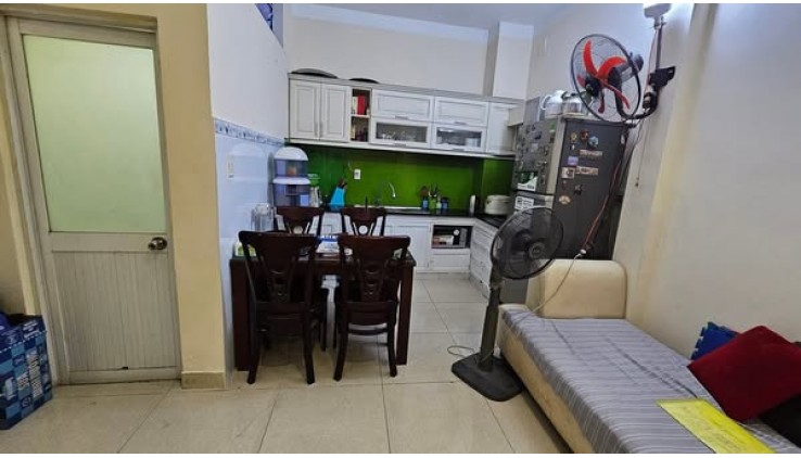 Đường Cách Mạng Tháng 8 Phường 15 Quận 10.
