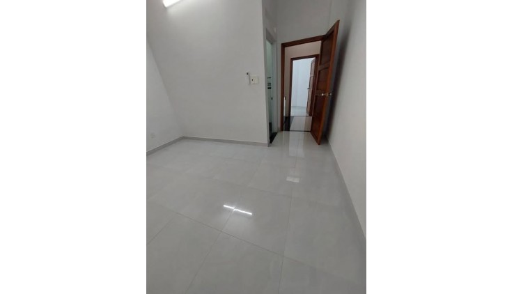 Hẻm Ôtô Đường Điện Biên Phủ  Phường 11 Quận 10 .