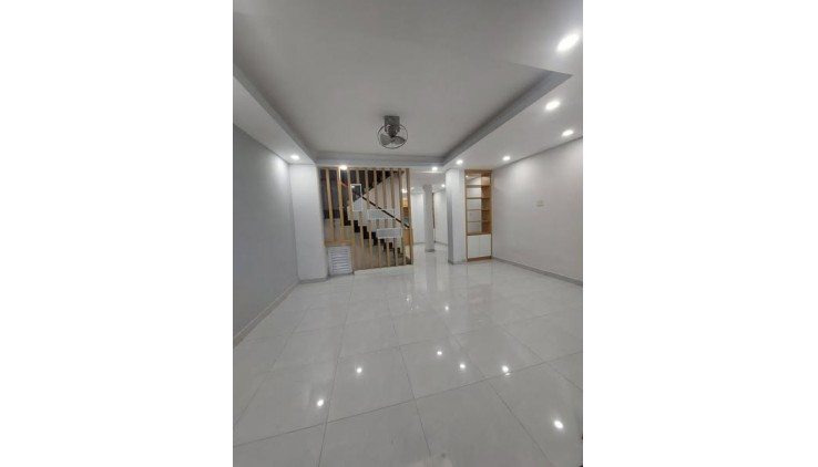 Hẻm Ôtô Đường Điện Biên Phủ  Phường 11 Quận 10 .