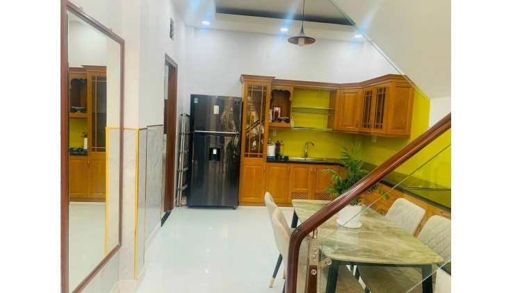 Giảm 300 triệu bán nhà LÊ VĂN SỸ, PN, 4m X 11m, 4 PN, 6.1 TỶ