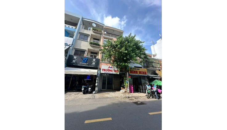 +VIP Quận 10-Bán Căn Góc Đẹp Mặt Tiền Trần Minh Quyền 5Tầng  4.5X15 Nhỉnh 15Tỷ