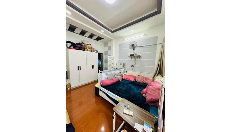 *Nhỉnh 9Tỷ Bán Nhà Đẹp Nguyễn Trãi  3Tầng CN 41m-3PN Sổ Vuông Đẹp, Hoàn Công Đủ