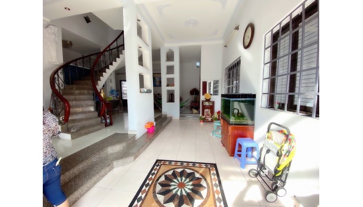 Hiếm có BIỆT THỰ Hà Huy Giáp Q.12 ngang 11m 375m2 view GÓC vài bước tới Gò Vấp 21.3 tỷ.