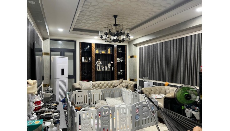 *** Nhà Đẹp Quận 5_HXH_ Gần Mặt Tiền NGUYỄN TRÃI (4x16) 3 Lầu_4PN.
Nhỉnh 11Tỷ