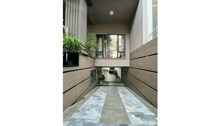 Bán CHDV hẻm xe 45 chỗ Nguyễn Oanh ngang 7.3m 240m2 7 lầu có hầm 90PN TN 360tr chỉ 52 tỷ.