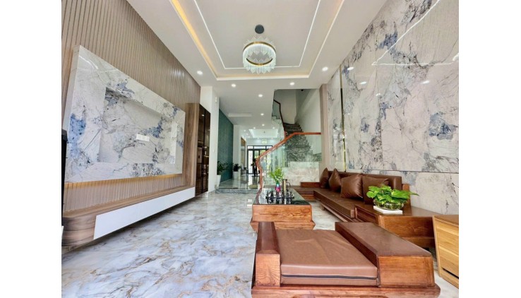 NHÀ MỚI Ở NGAY THỦ ĐỨC - 110M2 - 4 TẦNG - ÔTÔ 7 CHỖ NGỦ TRONG NHÀ