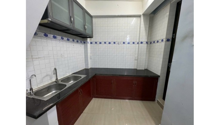 Bán nhà Tân Trang giáp Quận 10 24m2, 3 tầng 2PN  nhỉnh 2 tỷ